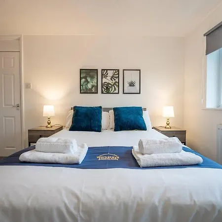 Marykirk House 3 Double Bedrooms Workstays Uk Διαμέρισμα